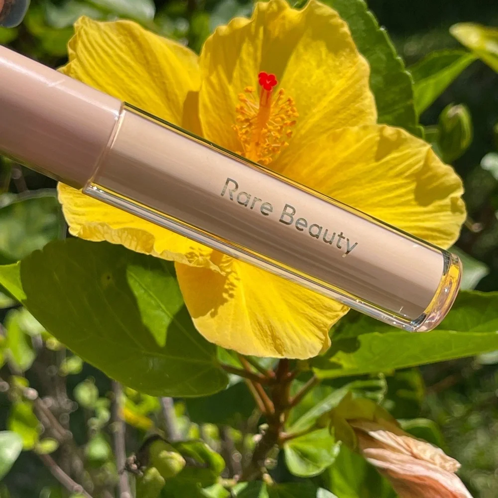 RARE BEAUTY By Selena Gomez Positive Light Under Eye Brightener In Light Med